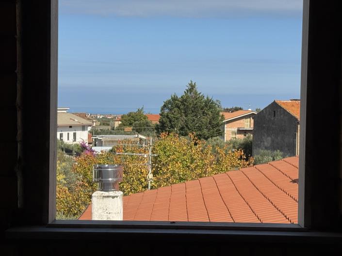 Image No.42-6 Bed Villa / Detached for sale