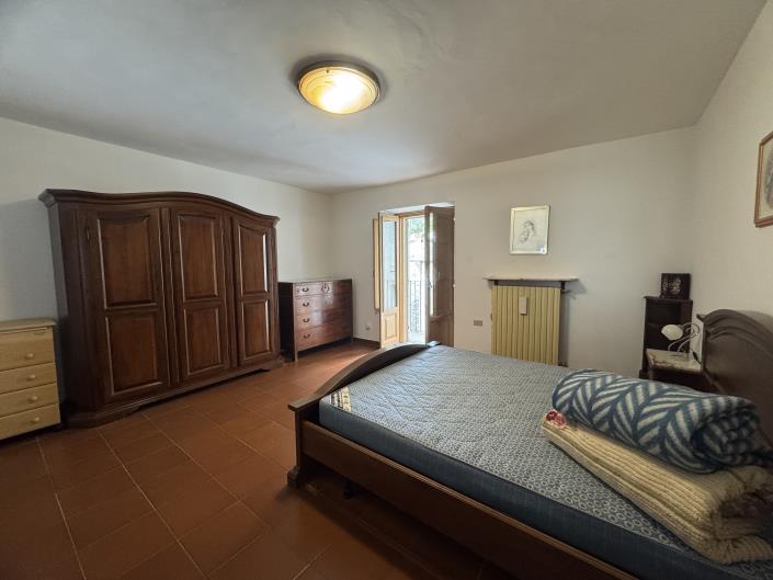 Image No.11-2 Bed Townhouse for sale