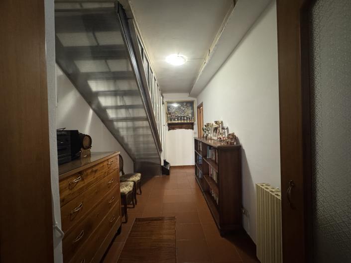 Image No.33-2 Bed Townhouse for sale