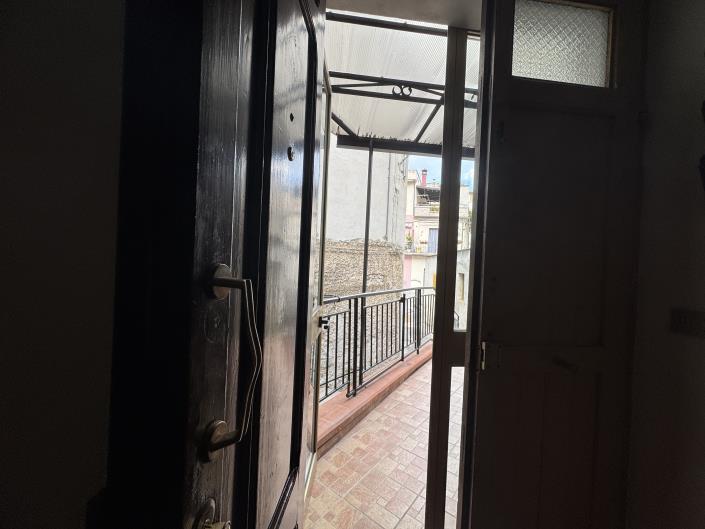 Image No.35-2 Bed Townhouse for sale