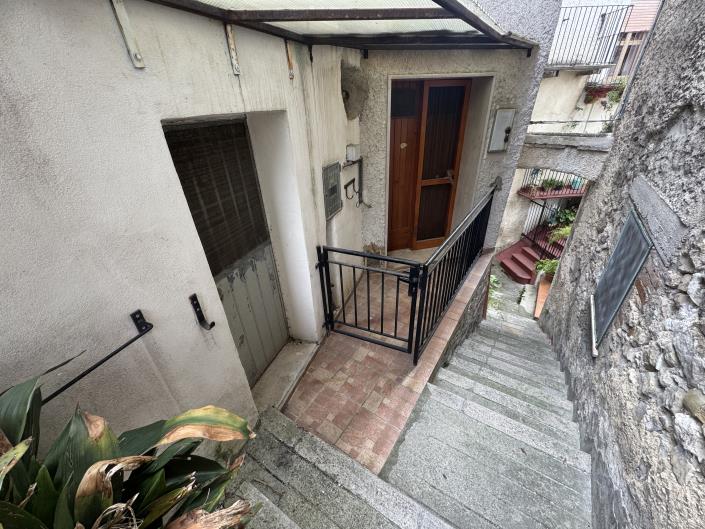 Image No.47-2 Bed Townhouse for sale