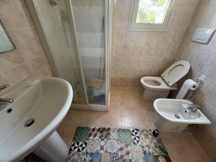 Image No.20-2 Bed Farmhouse for sale