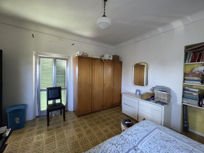 Image No.26-2 Bed Farmhouse for sale