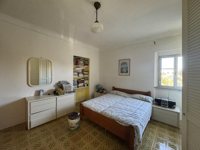 Image No.27-2 Bed Farmhouse for sale