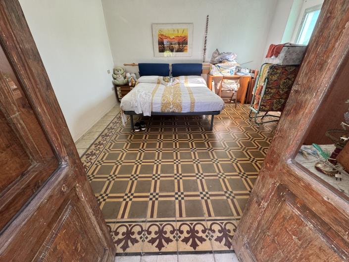 Image No.32-2 Bed Farmhouse for sale