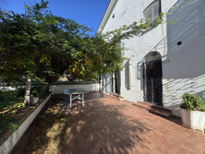 Image No.36-2 Bed Farmhouse for sale