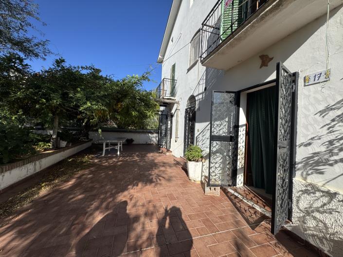 Image No.48-2 Bed Farmhouse for sale