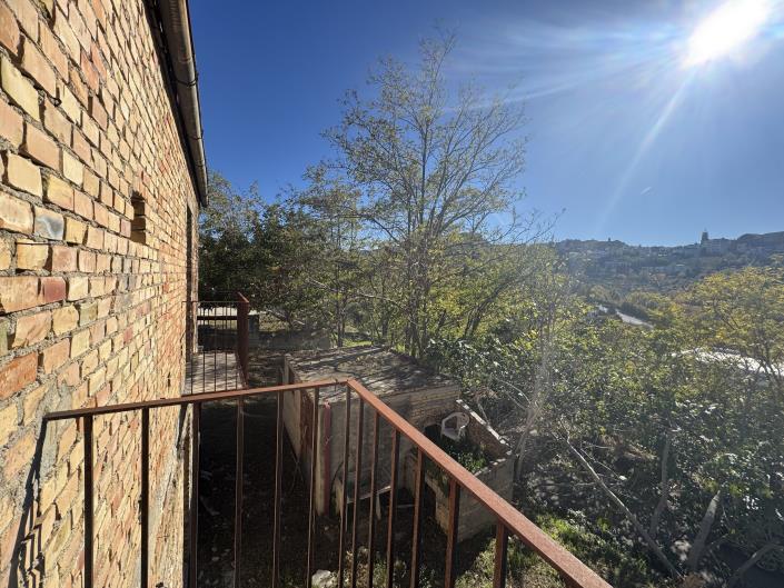 Image No.18-2 Bed Farmhouse for sale