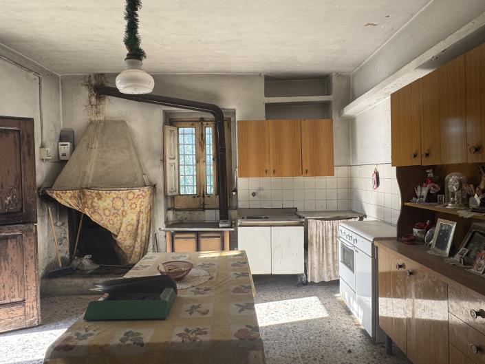 Image No.27-2 Bed Farmhouse for sale