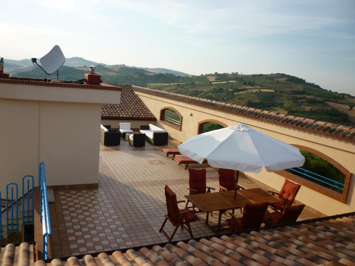 Image No.29-5 Bed Villa / Detached for sale