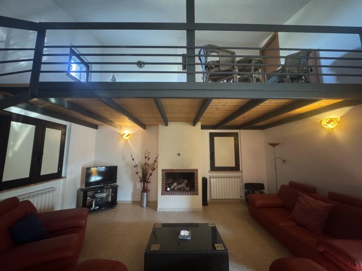 Image No.35-5 Bed Villa / Detached for sale