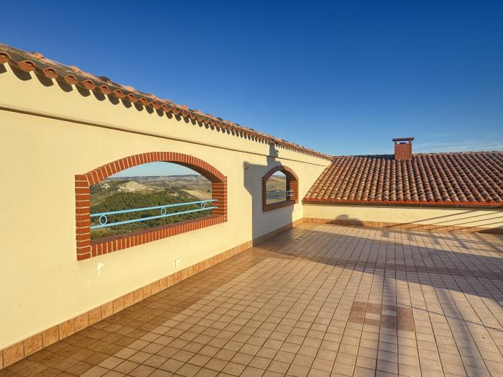 Image No.28-5 Bed Villa / Detached for sale