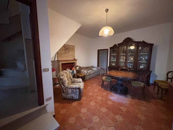 Image No.5-2 Bed Townhouse for sale