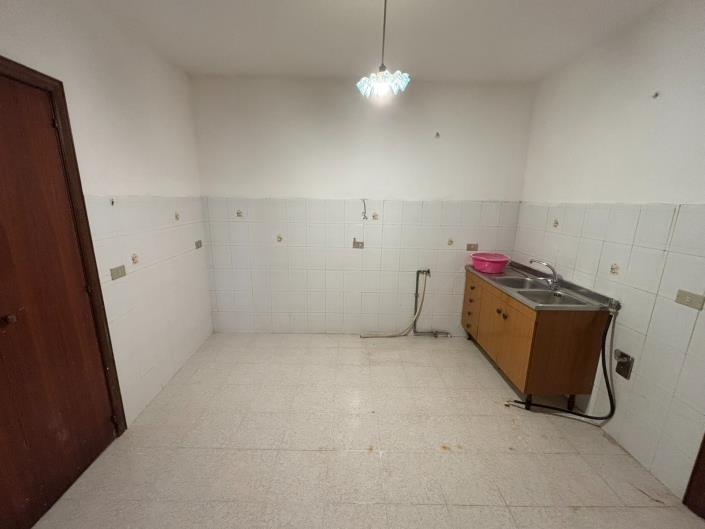 Image No.6-2 Bed Townhouse for sale