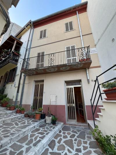 Image No.19-2 Bed Townhouse for sale