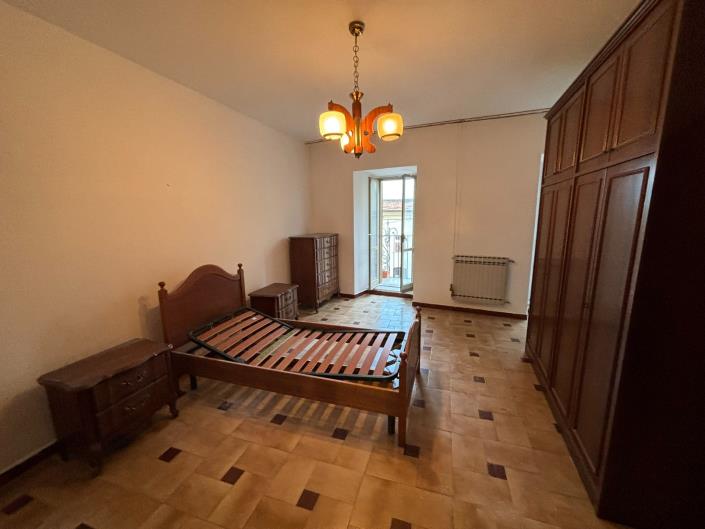 Image No.13-2 Bed Townhouse for sale