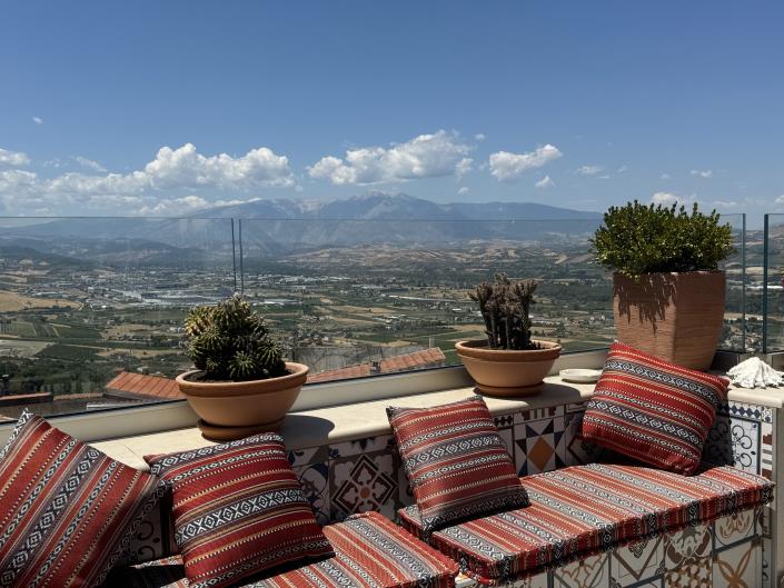 Image No.2-3 Bed Townhouse for sale