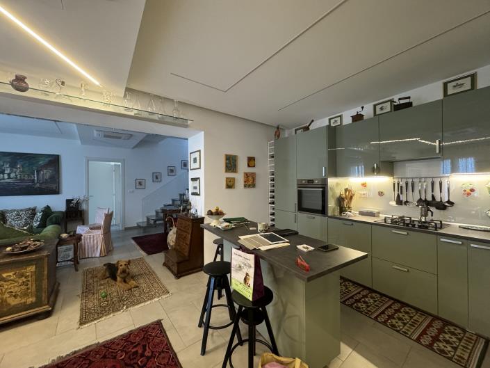 Image No.5-3 Bed Townhouse for sale