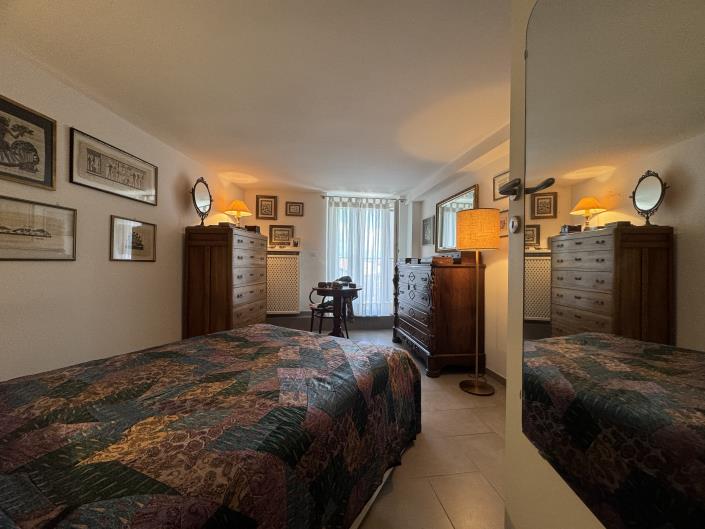 Image No.37-3 Bed Townhouse for sale