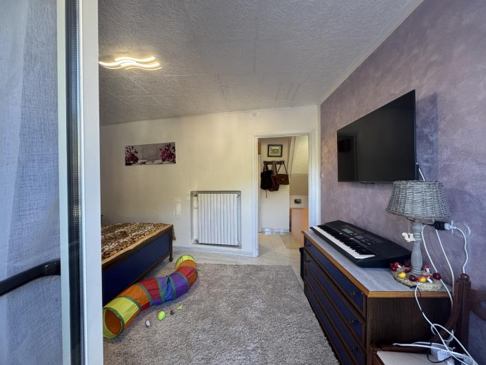 Image No.18-2 Bed Townhouse for sale