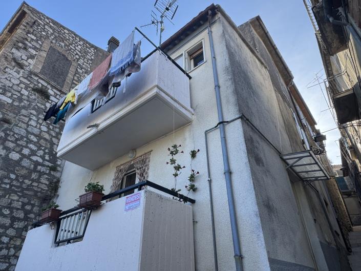 Image No.45-2 Bed Townhouse for sale