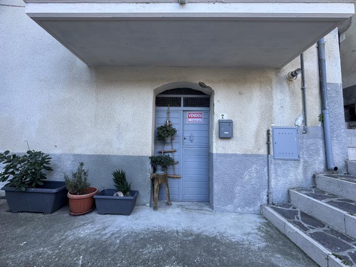 Image No.48-2 Bed Townhouse for sale