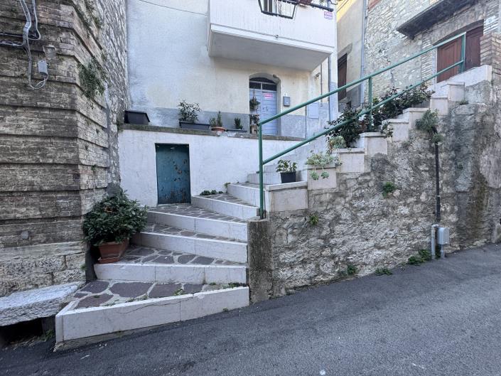 Image No.52-2 Bed Townhouse for sale