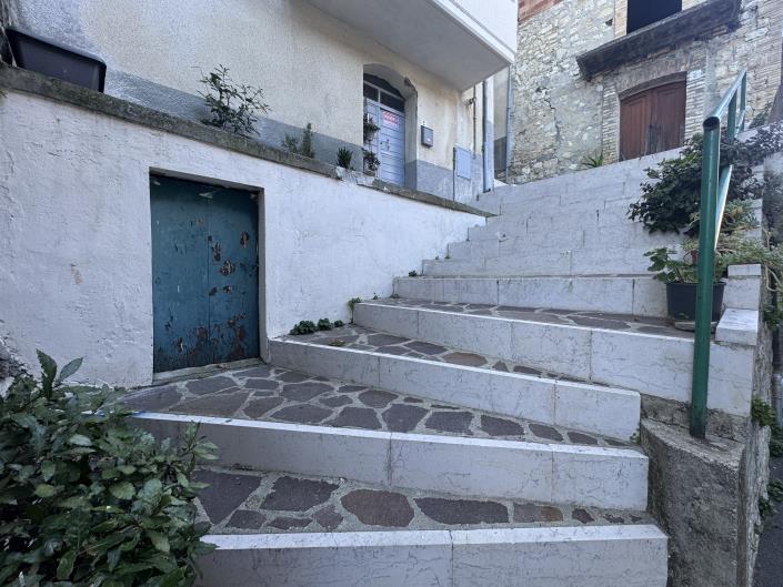 Image No.53-2 Bed Townhouse for sale