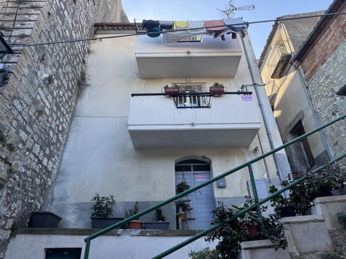 Image No.38-2 Bed Townhouse for sale