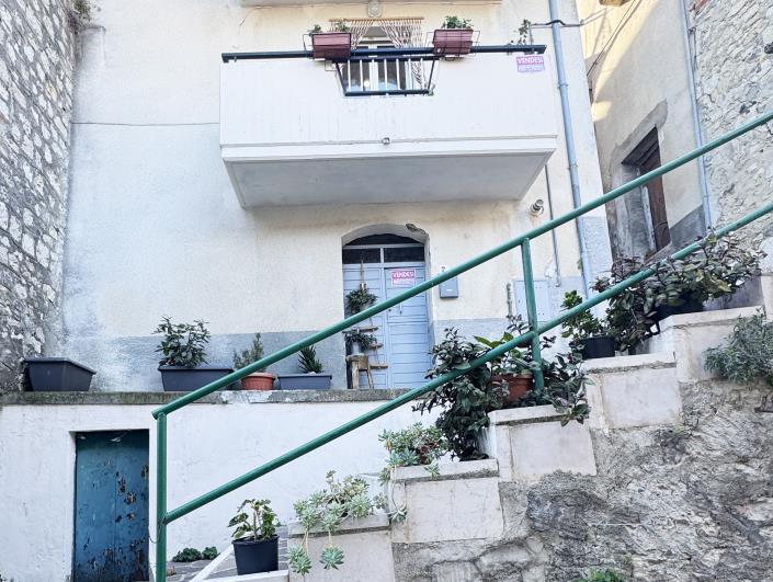 Image No.54-2 Bed Townhouse for sale