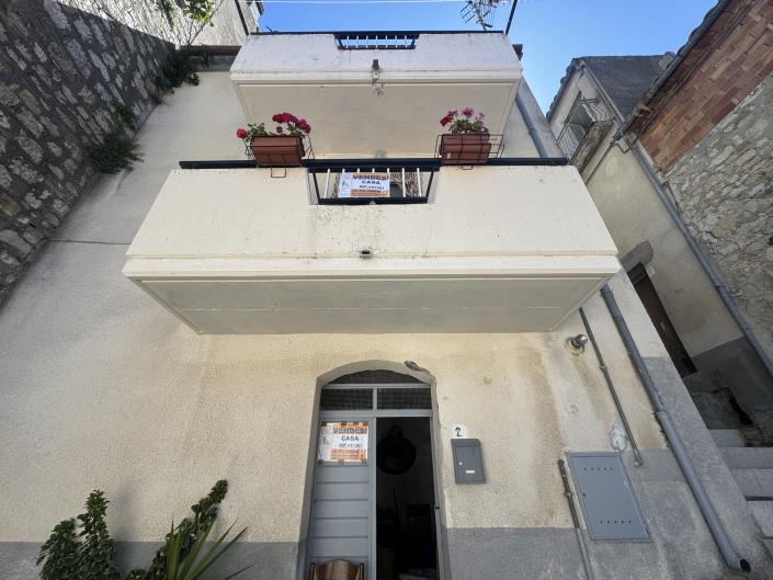 Image No.30-2 Bed Townhouse for sale