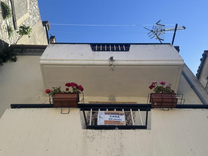 Image No.42-2 Bed Townhouse for sale