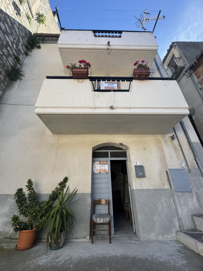 Image No.48-2 Bed Townhouse for sale