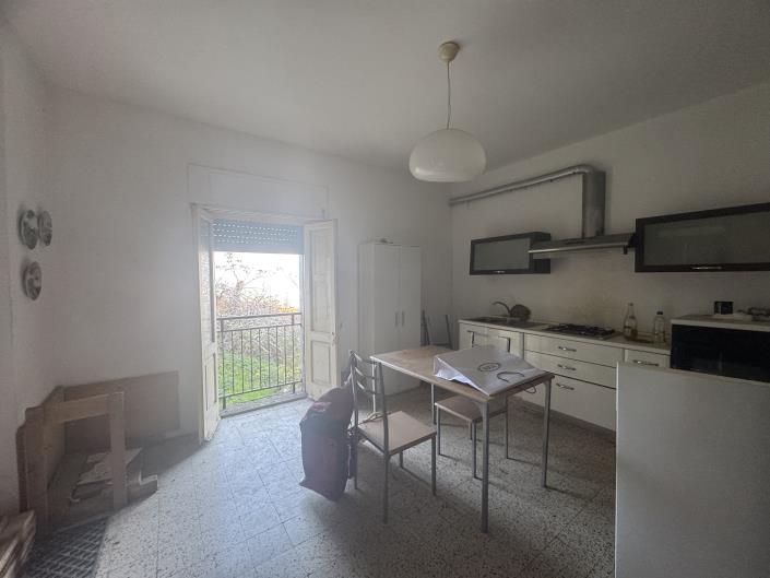 Image No.3-2 Bed Semi-Detached for sale