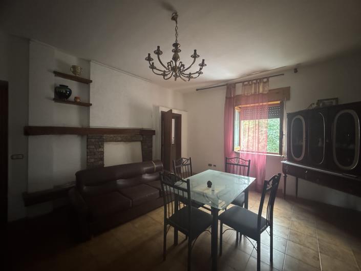 Image No.16-2 Bed Semi-Detached for sale