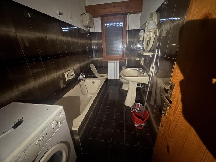 Image No.12-2 Bed Semi-Detached for sale