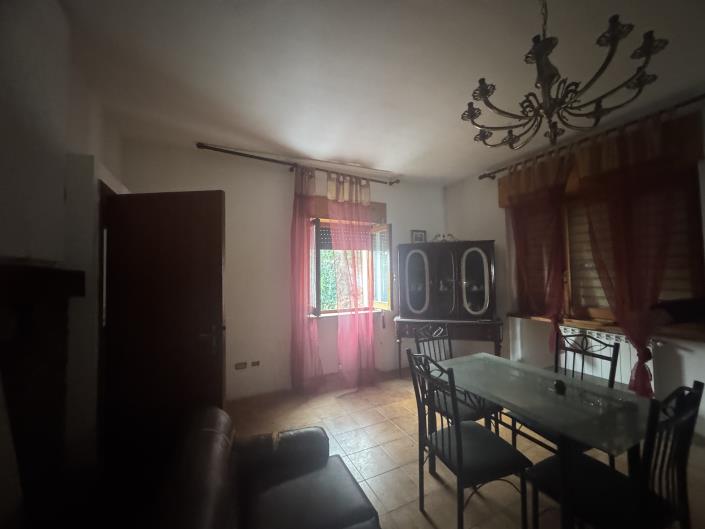 Image No.8-2 Bed Semi-Detached for sale