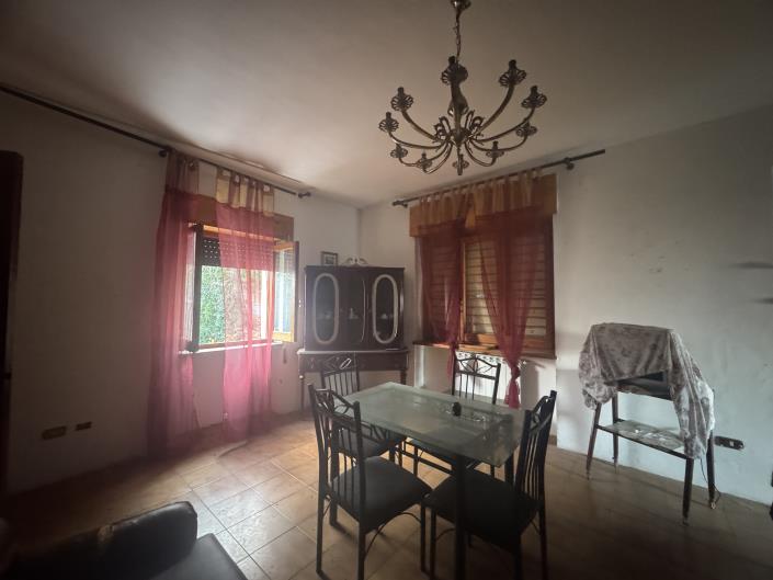 Image No.17-2 Bed Semi-Detached for sale