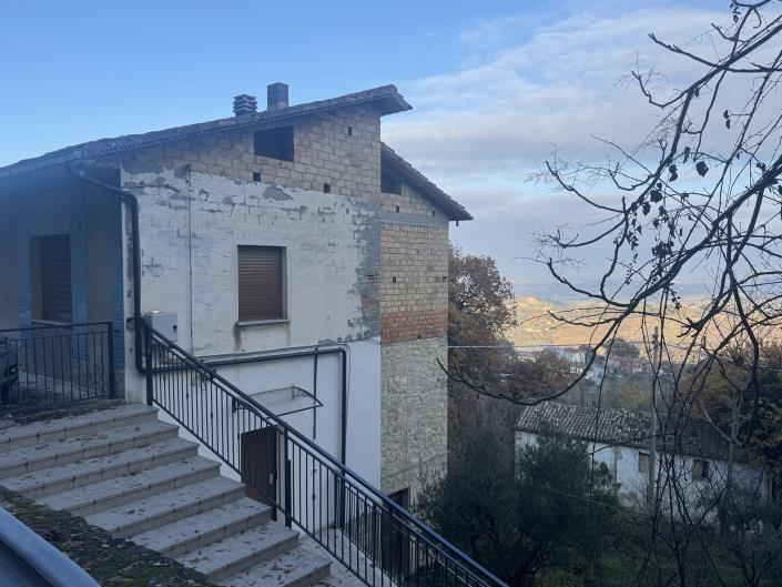 Image No.19-2 Bed Semi-Detached for sale