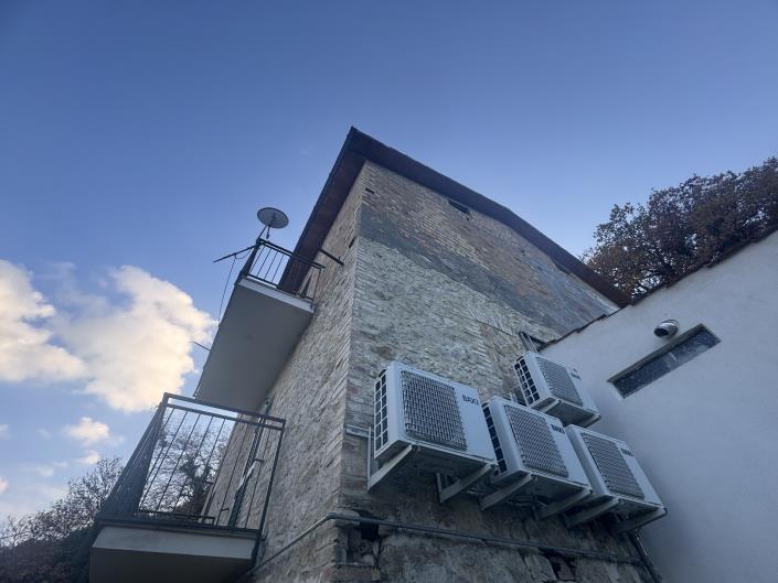 Image No.25-2 Bed Semi-Detached for sale