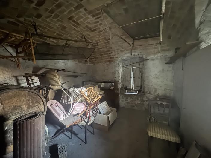 Image No.35-2 Bed Semi-Detached for sale