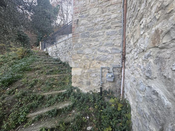 Image No.37-2 Bed Semi-Detached for sale