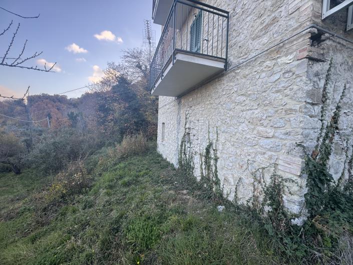 Image No.40-2 Bed Semi-Detached for sale