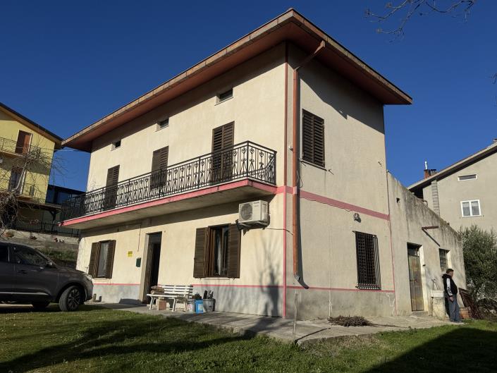 Image No.2-Propriété de pays de 2 chambres à vendre à Atessa