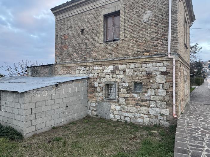 Image No.16-2 Bed Villa / Detached for sale