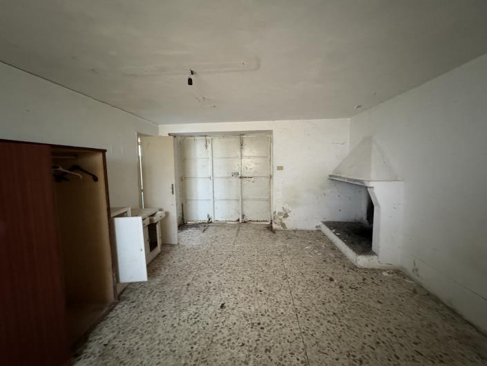 Image No.10-1 Bed Farmhouse for sale