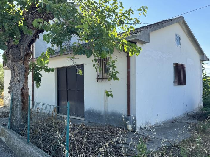 Image No.23-1 Bed Farmhouse for sale