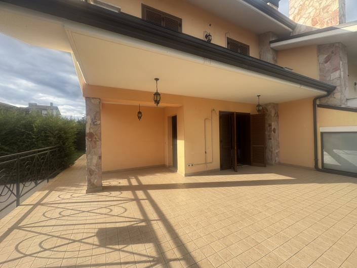 Image No.3-Maison / Villa de 3 chambres à vendre à Treglio