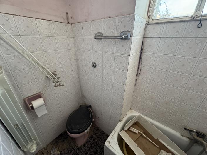 Image No.9-2 Bed Townhouse for sale