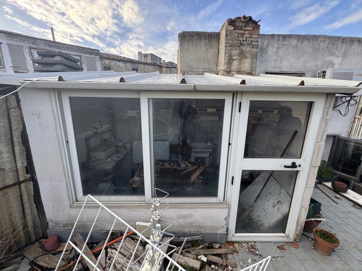 Image No.26-2 Bed Townhouse for sale